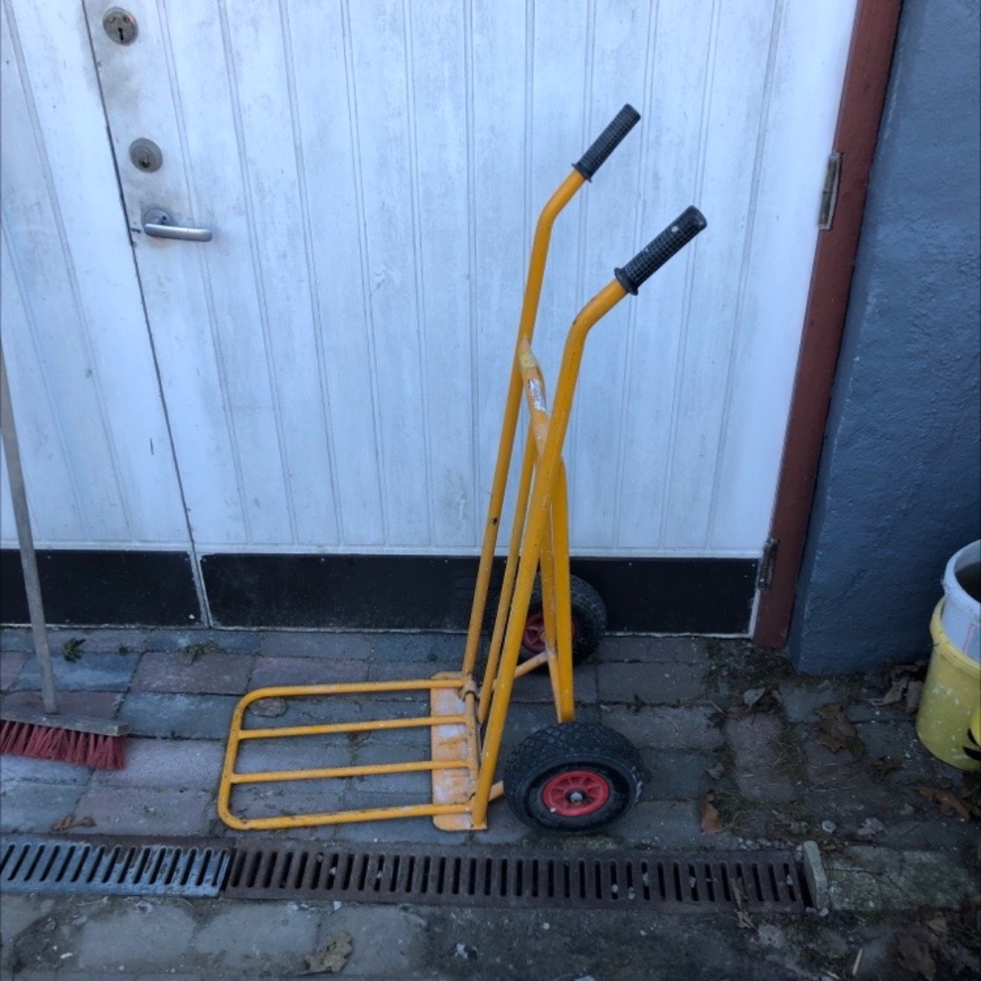 Säckkärra med luftgummihjul