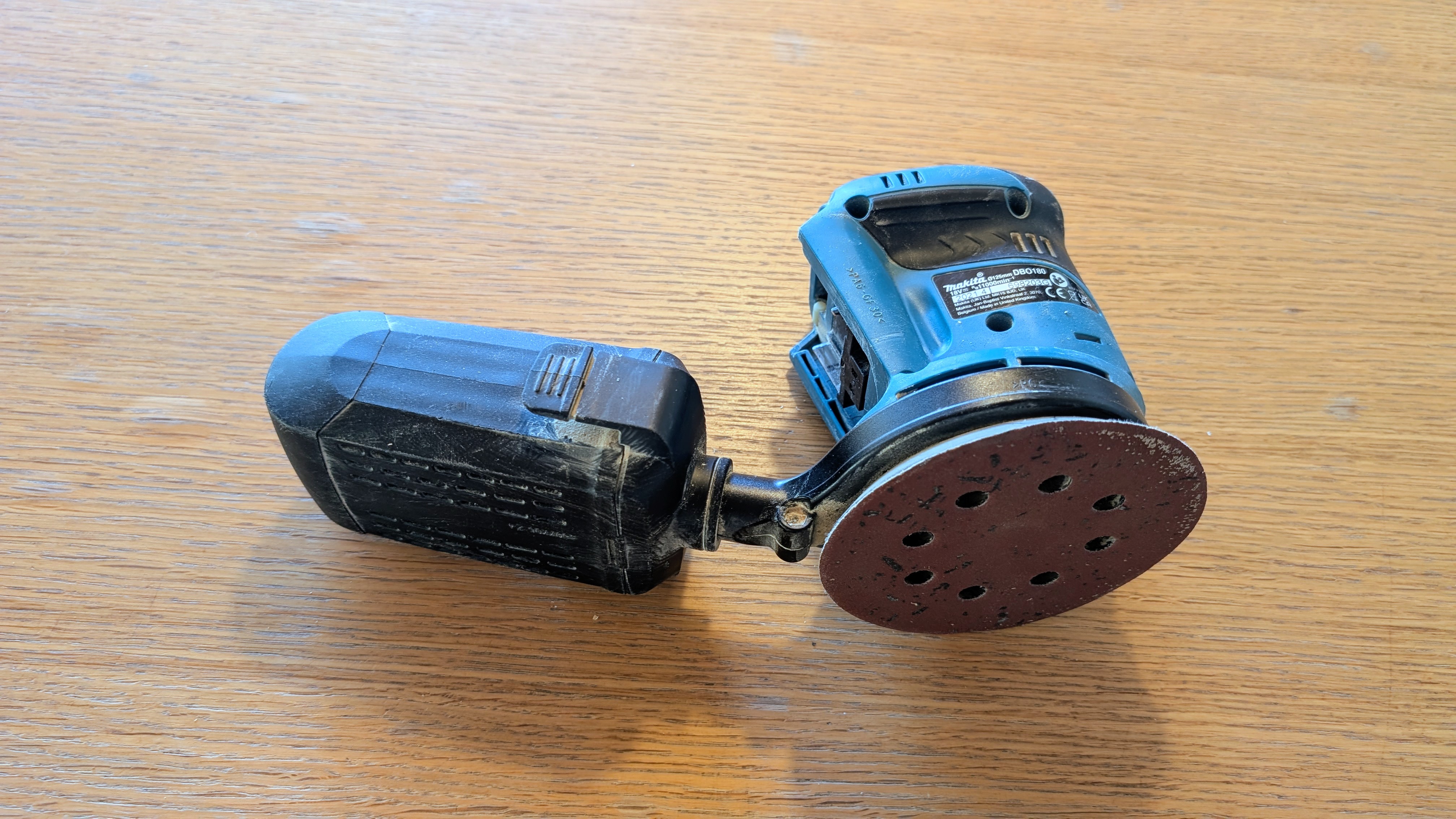 Makita dbo180 18v eksentersliper