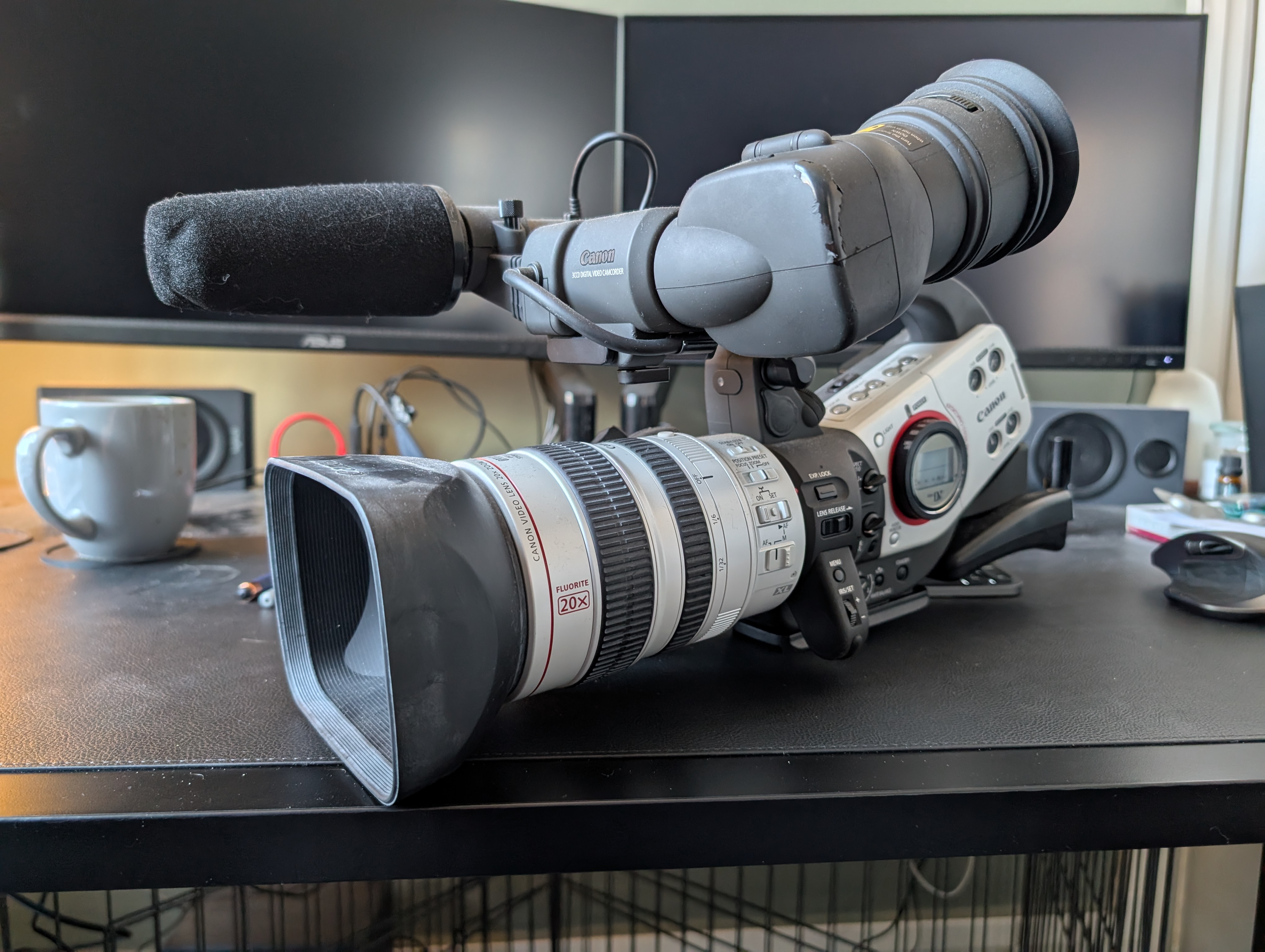 Canon xl-2 16:9 / 4:3 mini dv camcorder