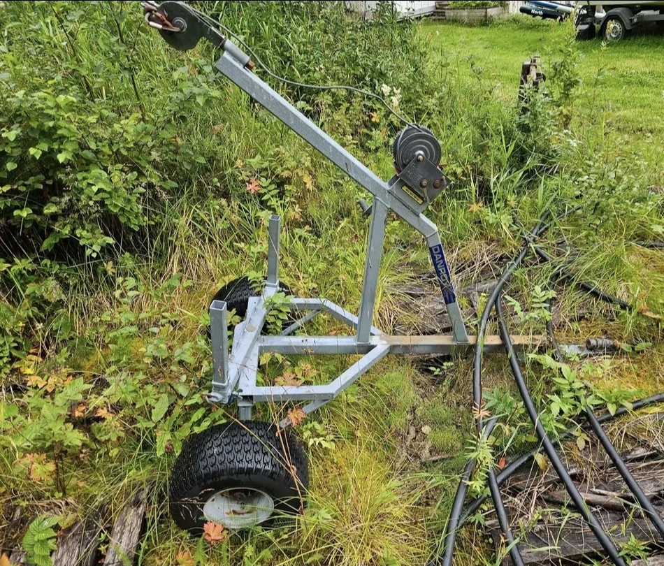 Tømmerhenger atv med kranarm og vinsj