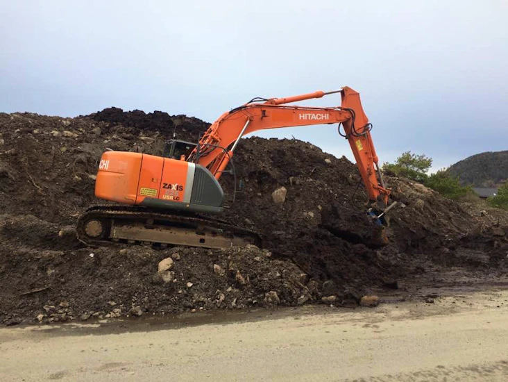 Hitachi zx225