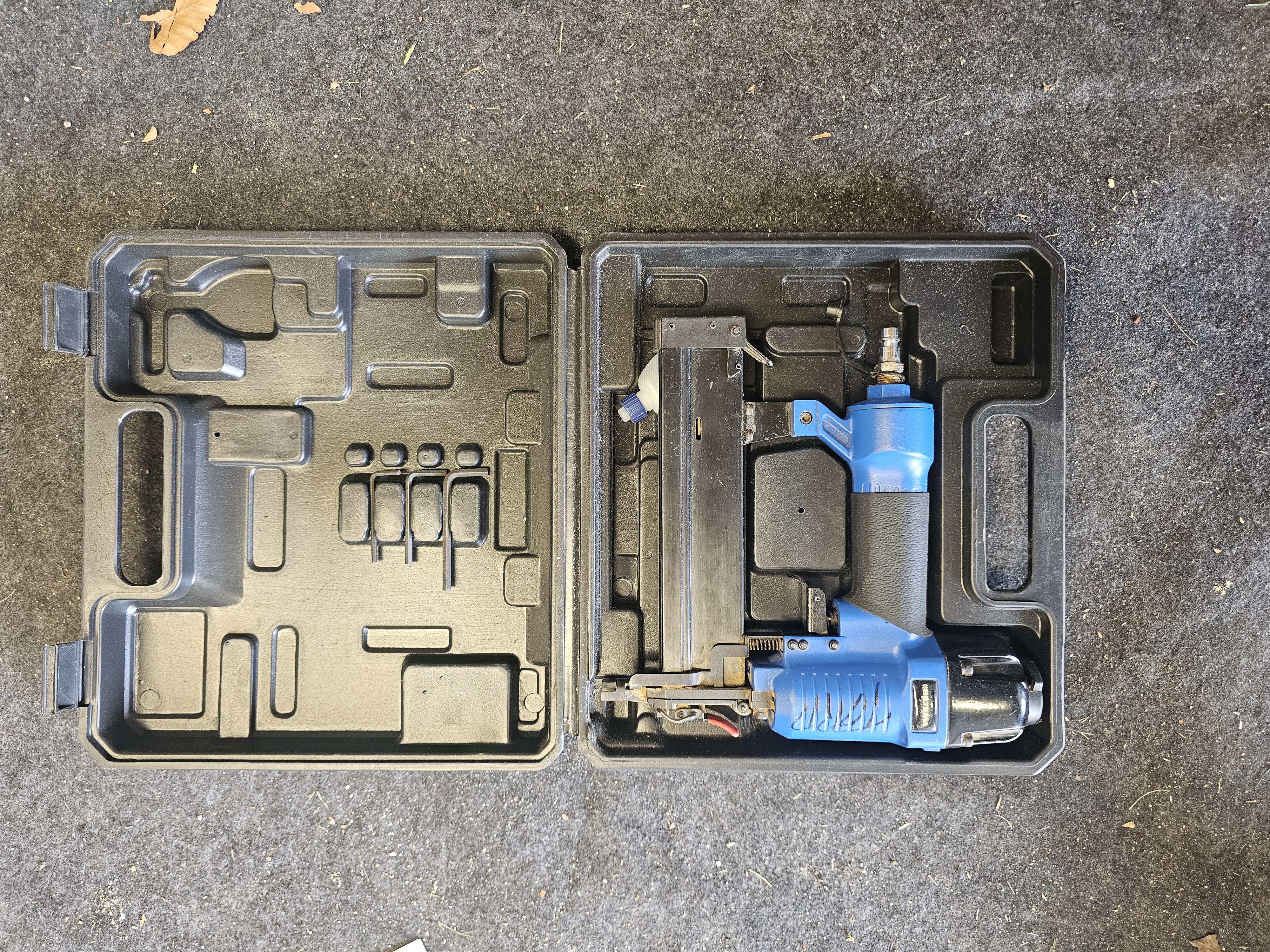 Luftdrevet stiftepistol