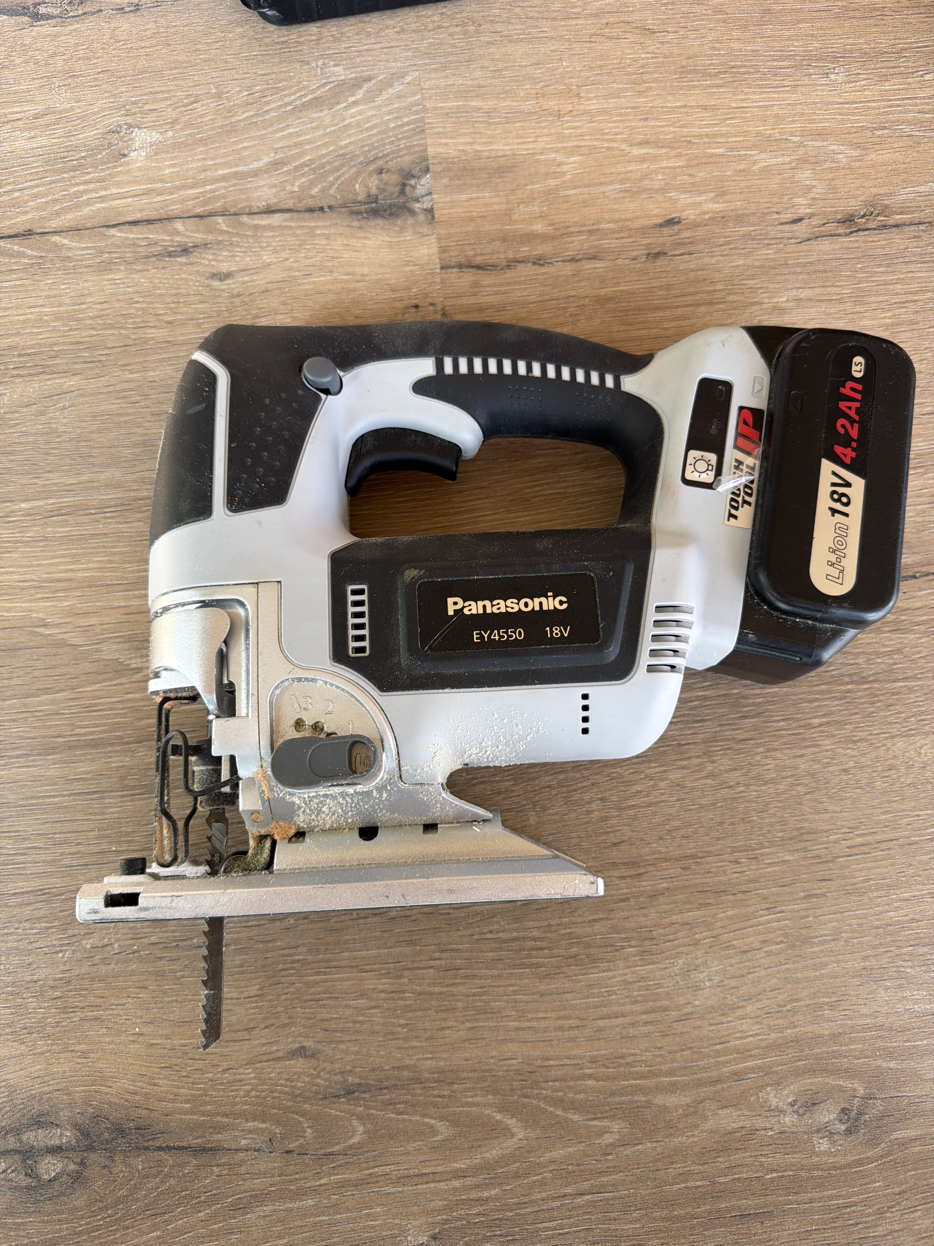 Panasonic stikksag