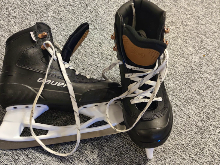 Mjuka, sköna och varma skridskor strl 38,5!