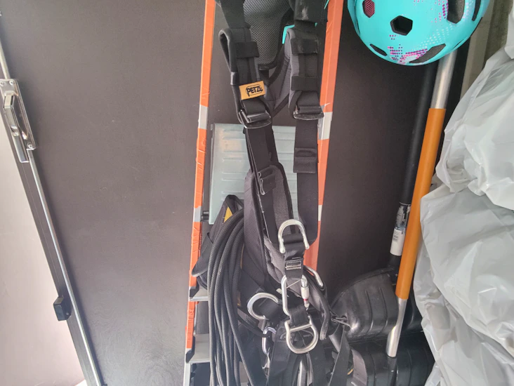Petzl falcon kokovaljaat ja 20m köyttä