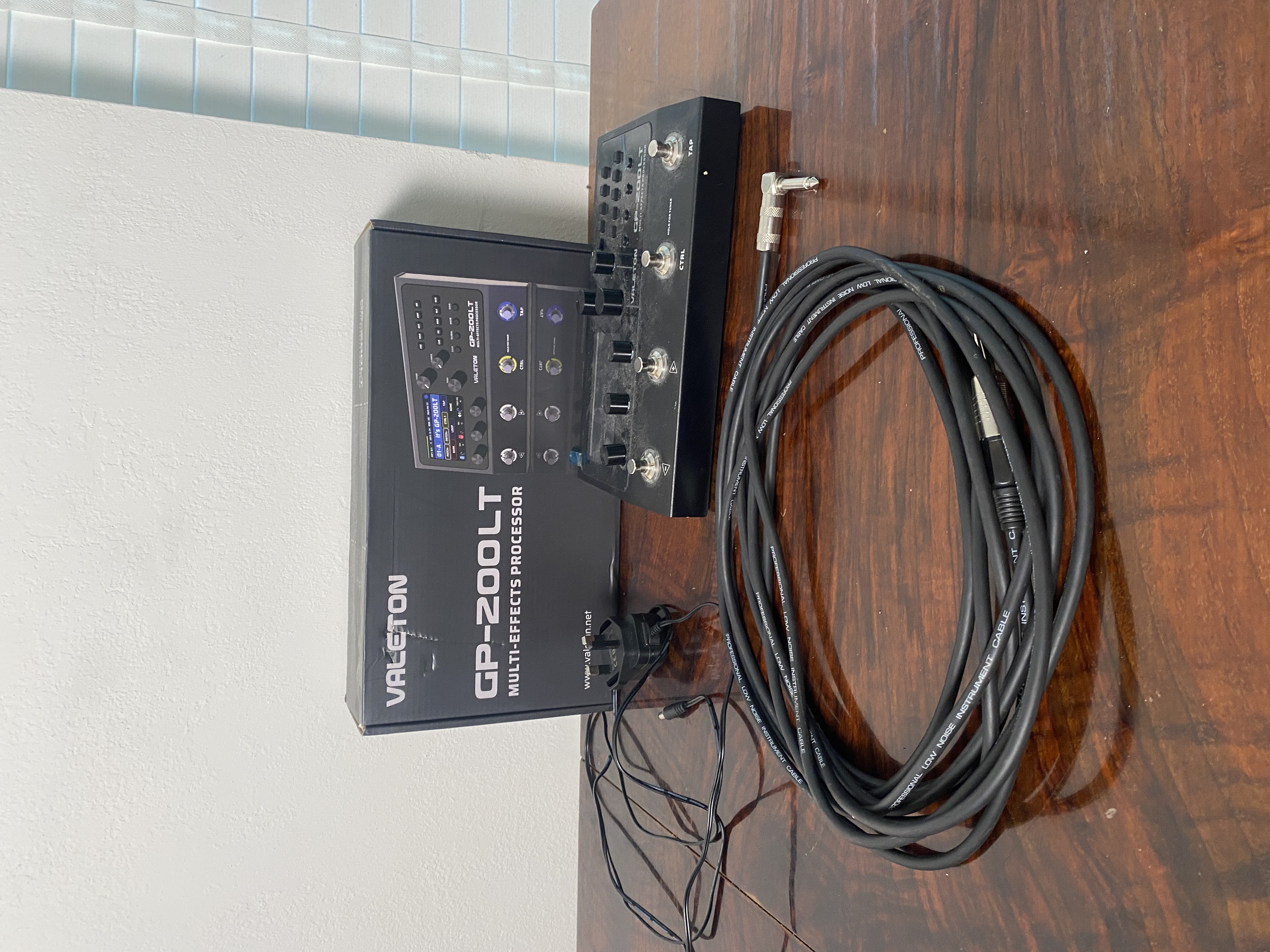 Valeton guitar bass amp modeling ir cabinets simulation multi-effects with fx loop midi i/o stereo otg usb audio interface gp-200lt