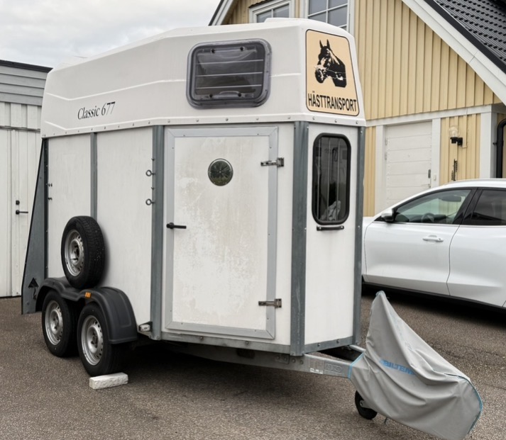 Hästtransport / hästsläp