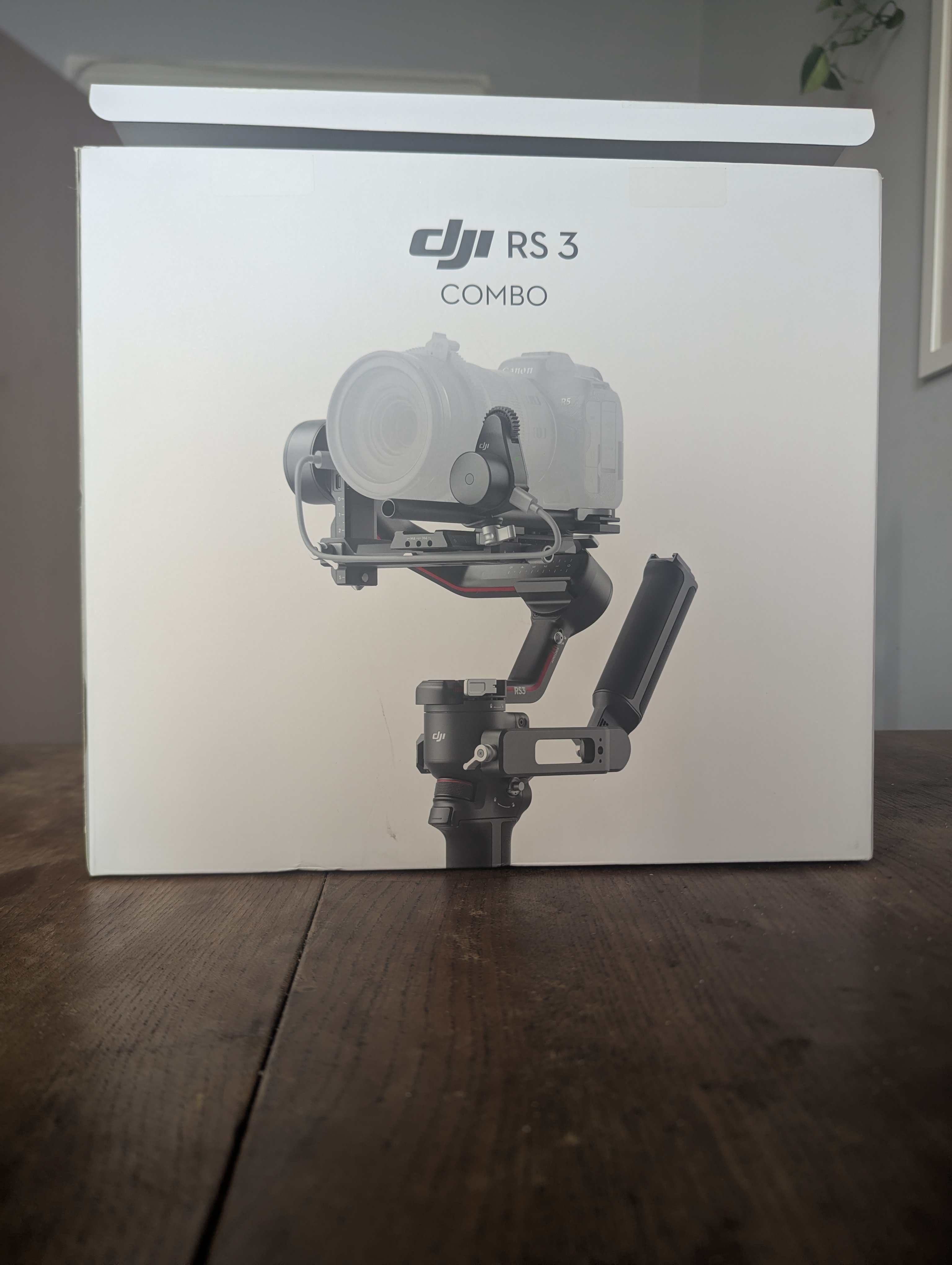 Dji rs 3 combo gimbal stabiliser | focus motor | carry case