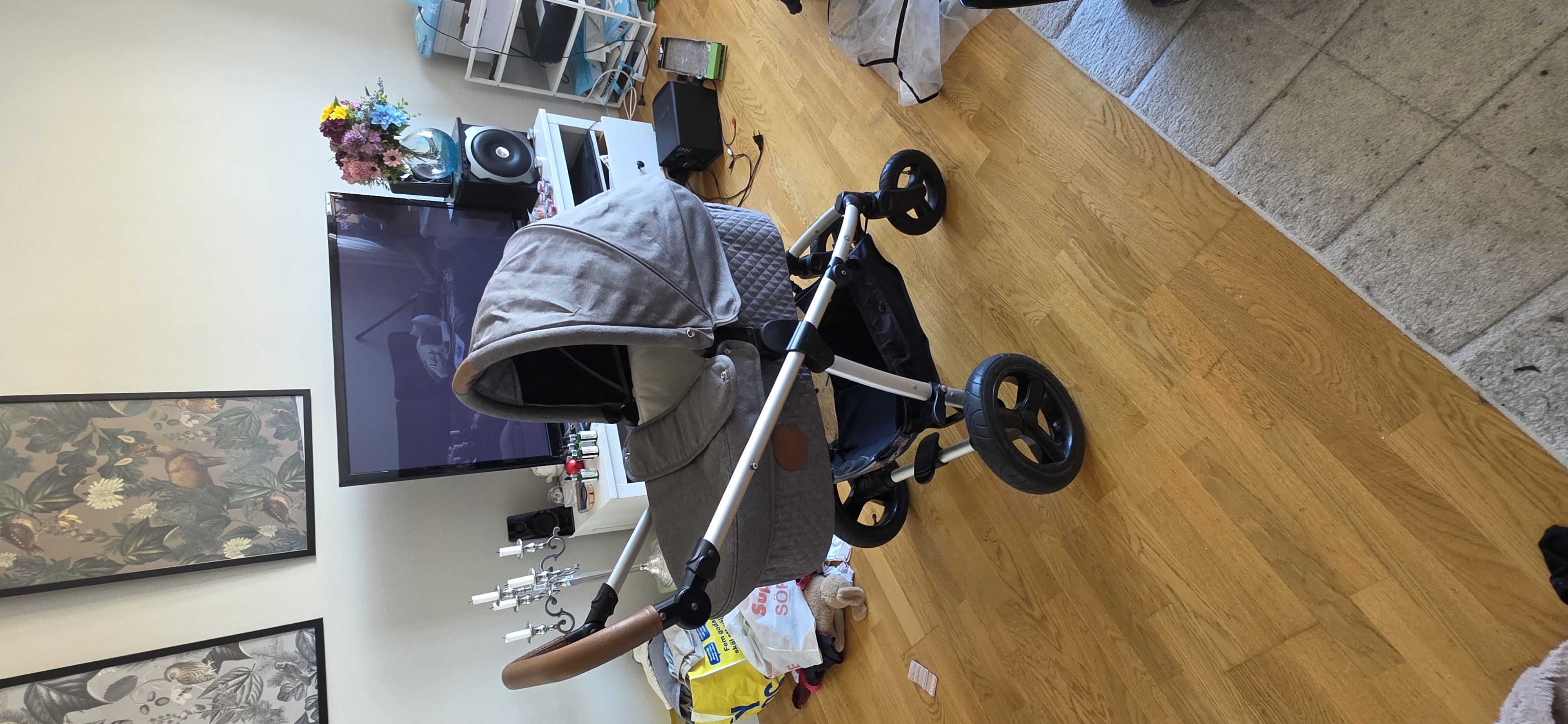 Petite cherie barnvagn med tillbehör 