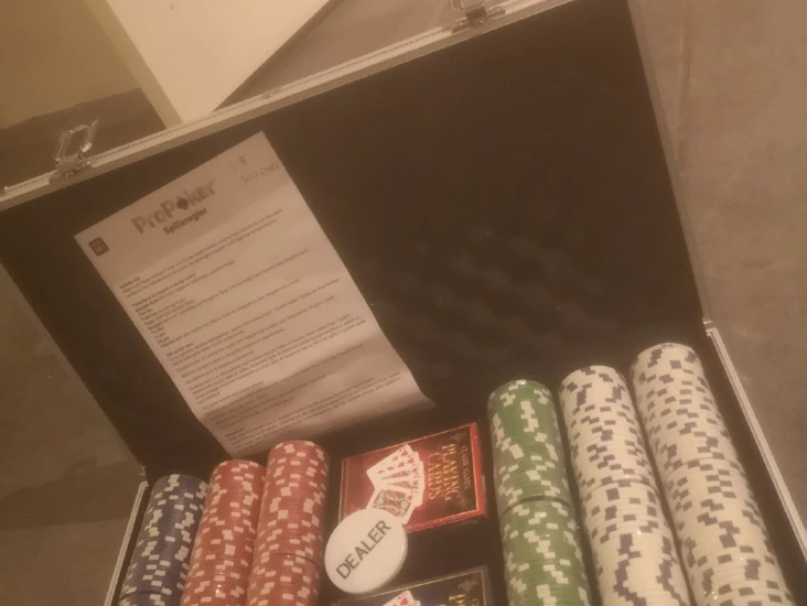 Pokersett 2-8 spillere, 300 chips