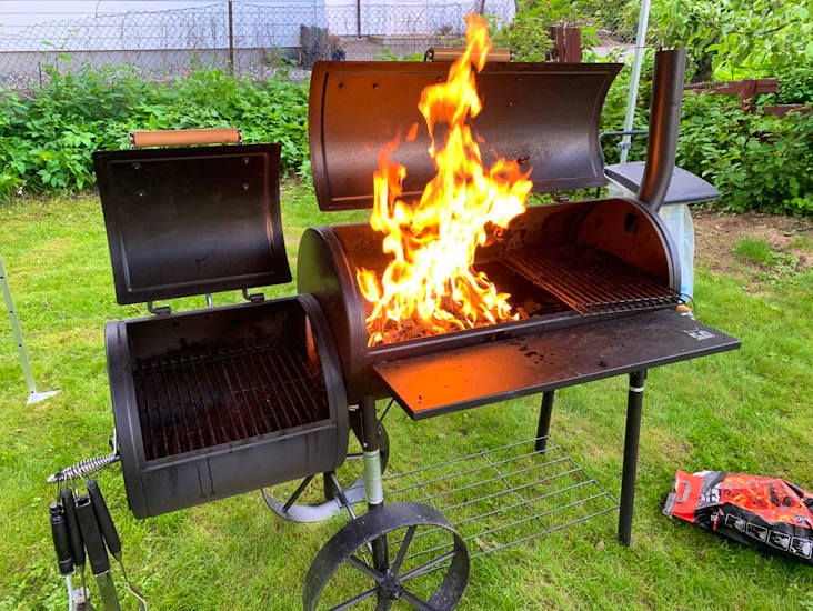 Kullgrill med smoker