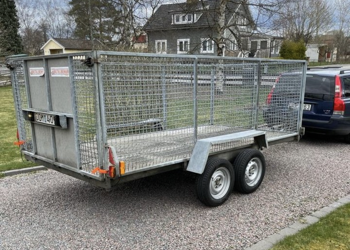 Släpkärra / släpvagn boggi – stabil dubbelaxlad kärra uthyres