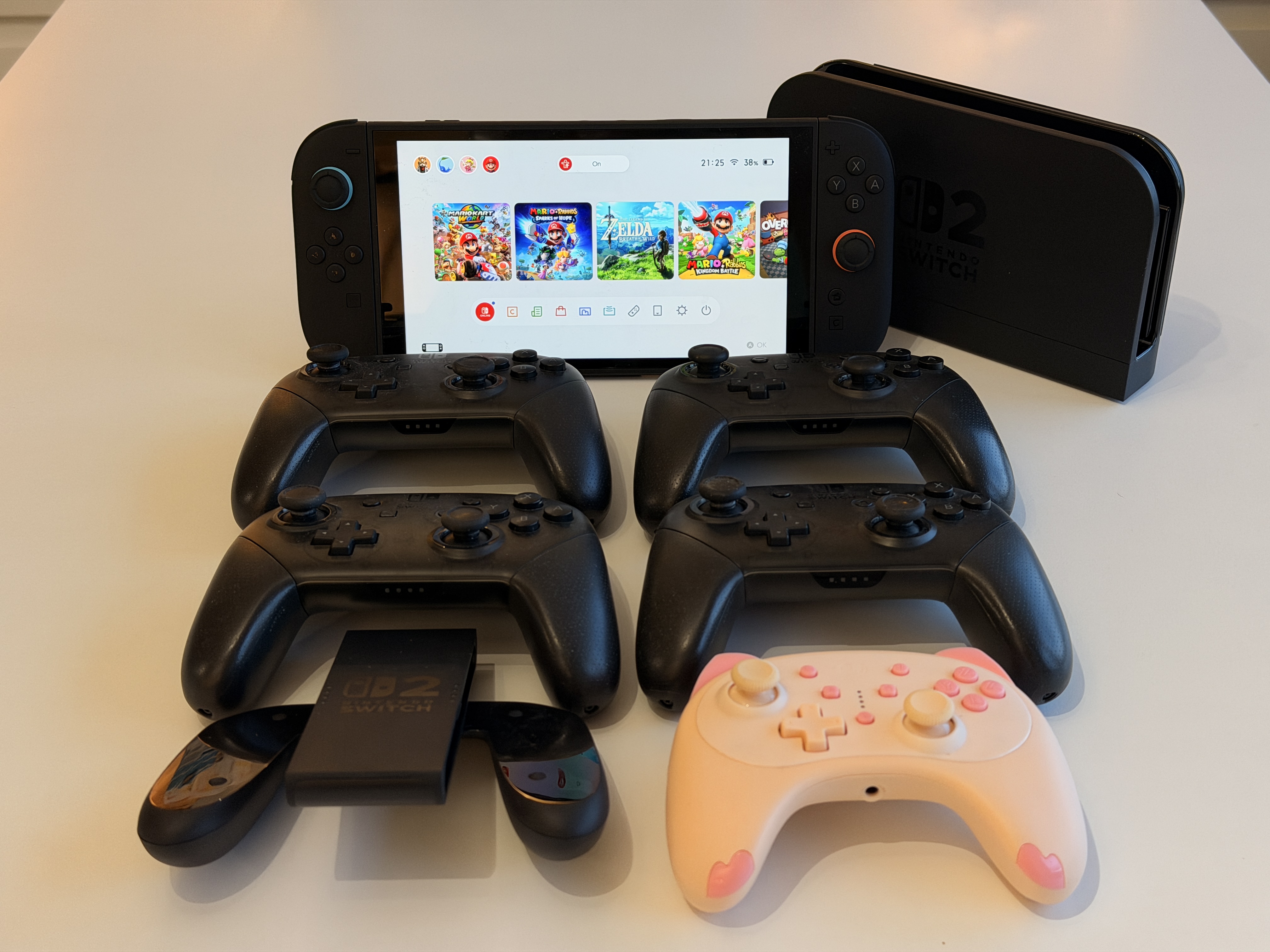 Nintendo switch 2 med masse spill, 6 håndkontroller og reiseveske