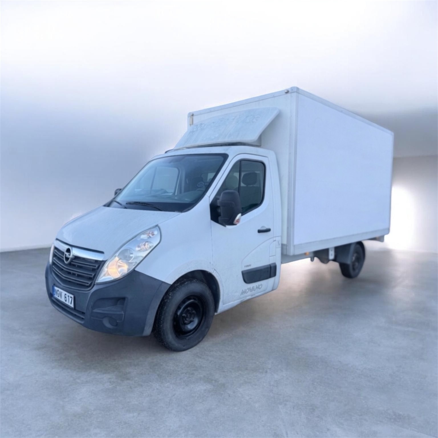 Lätt lastbil med bakgavellyft