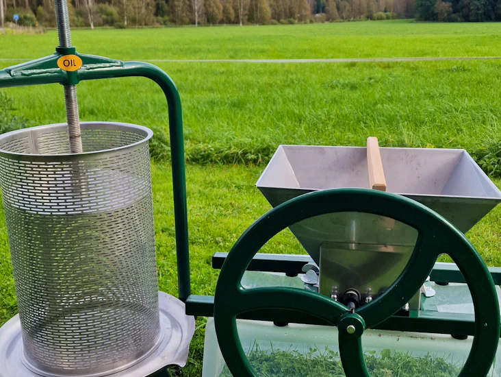 Fruktpress 18l och fruktkross 9l