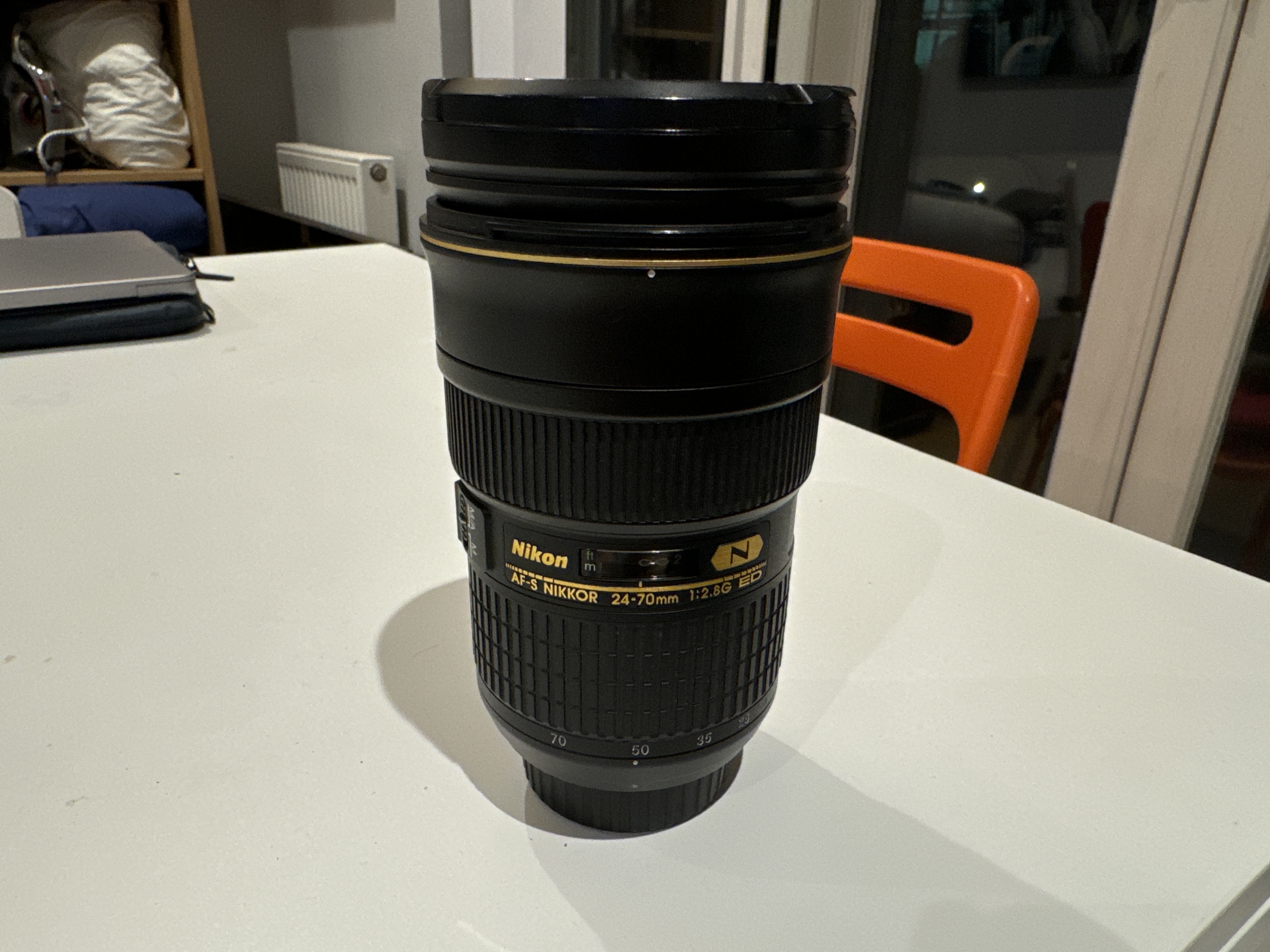 Nikon af-s 24-70mm f2.8 ed lens