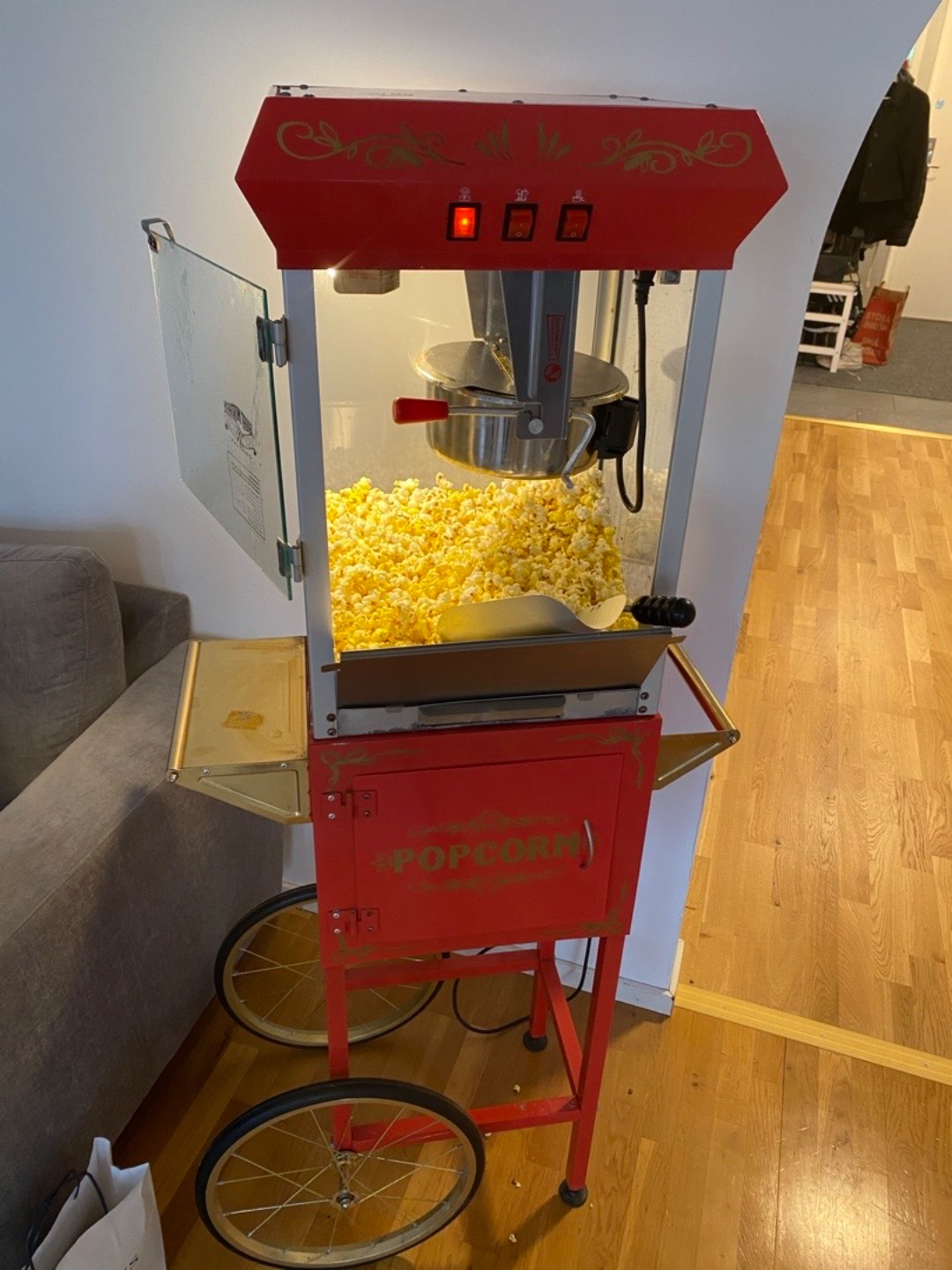Popcornmaskin inkl popcorn 