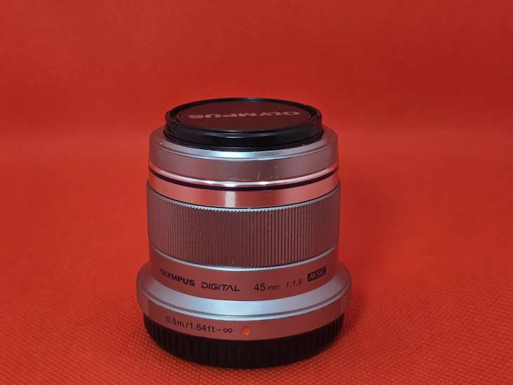 Olympis m.zuiko 45mm f1.8