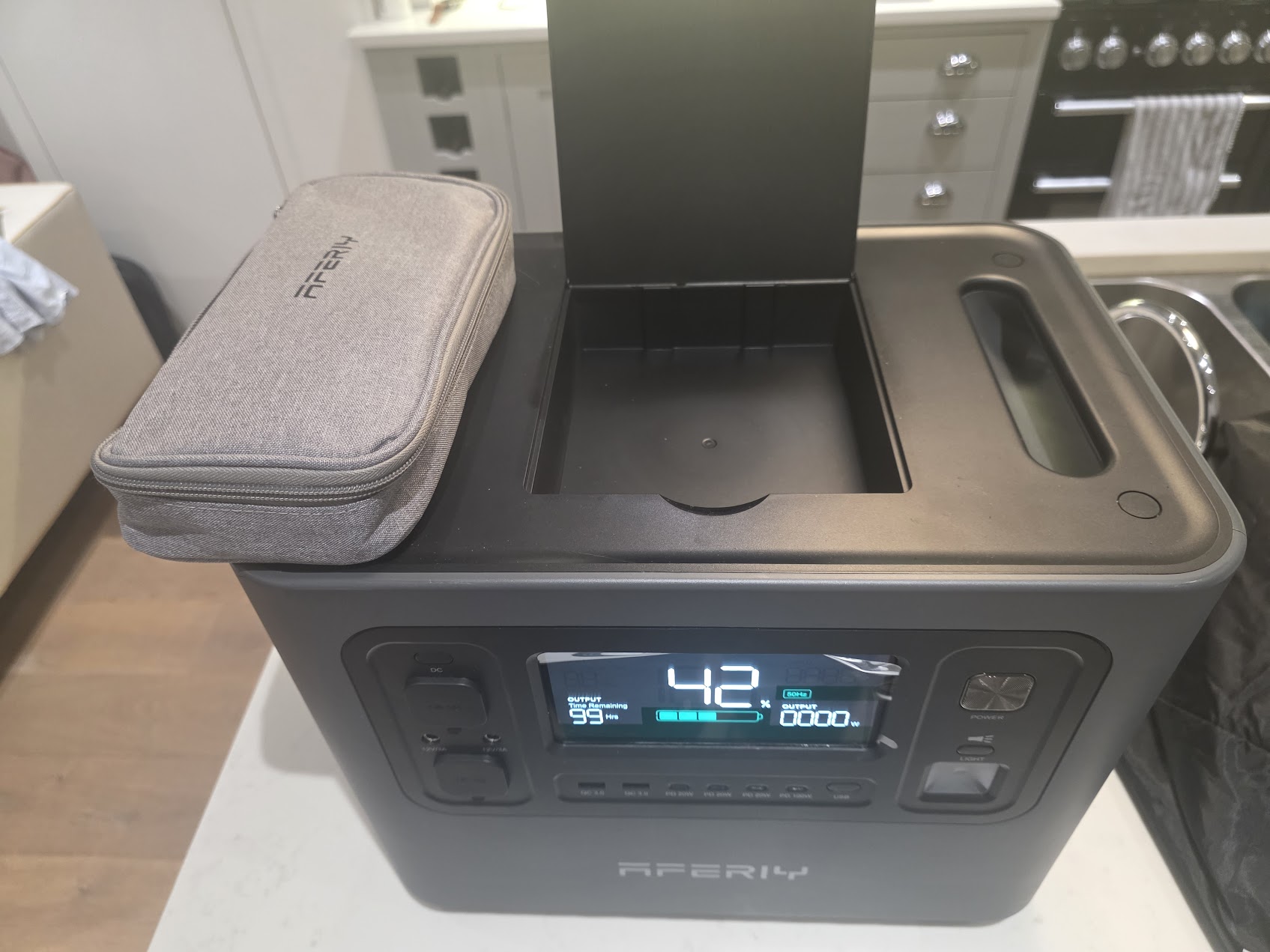 2048wh portable power station - 2048wh full capacity battery - 2400w output