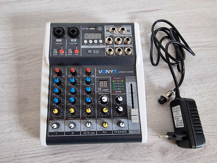 Litet enkelt mixerbord inkl fx.