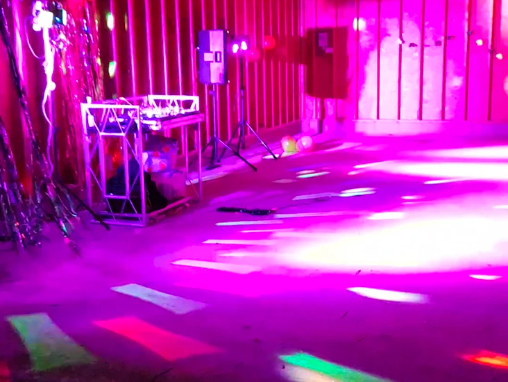 Electro voice (ev) 15 powered speakers with stands