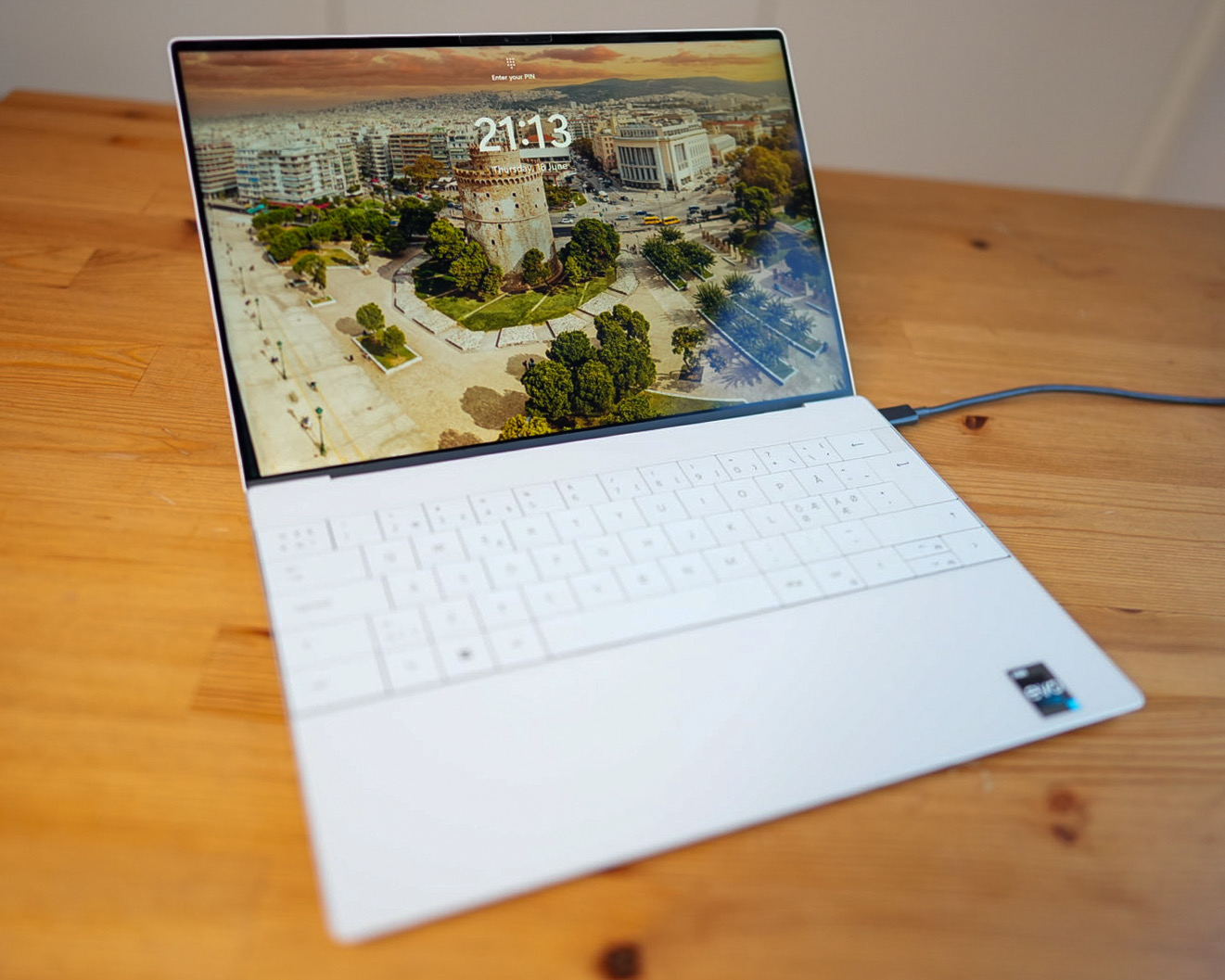 Dell xps 13 plus 9320 – premium laptop