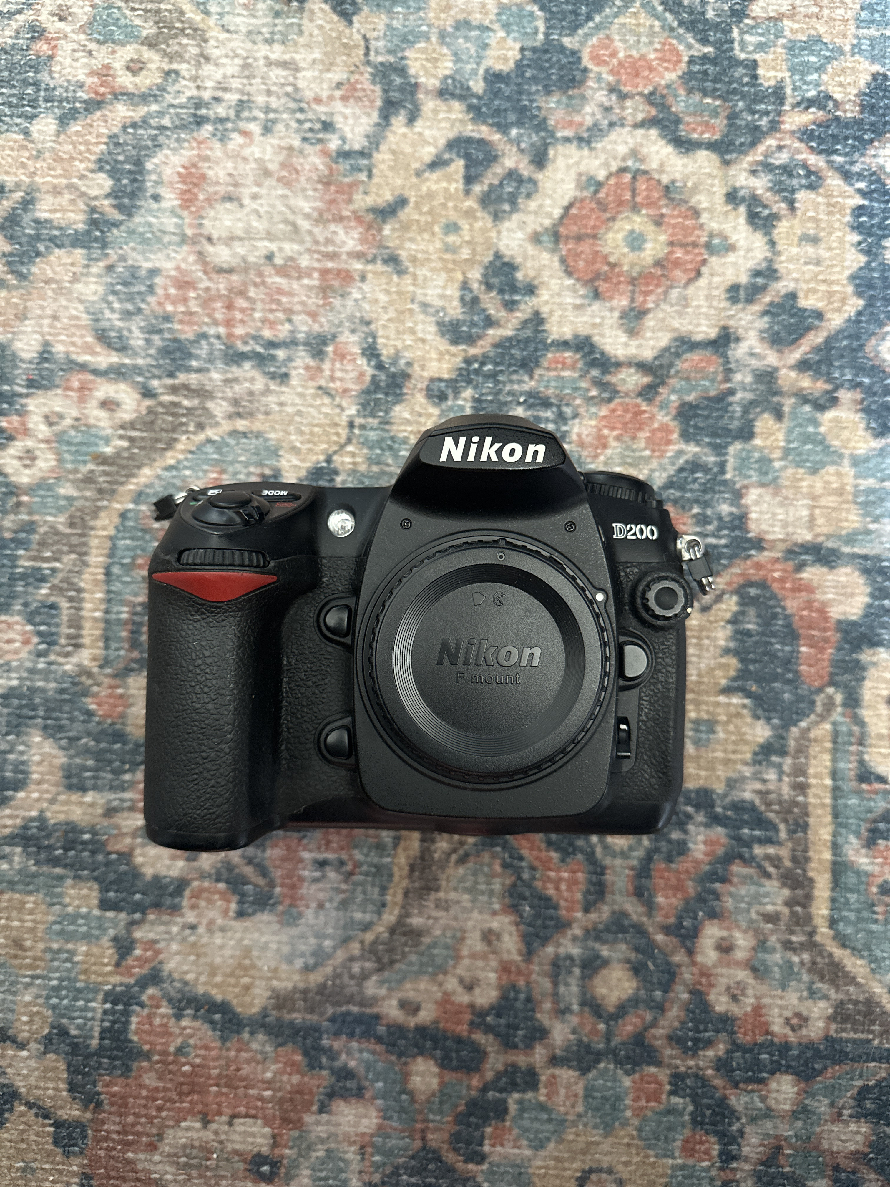 Nikon d200 camera body