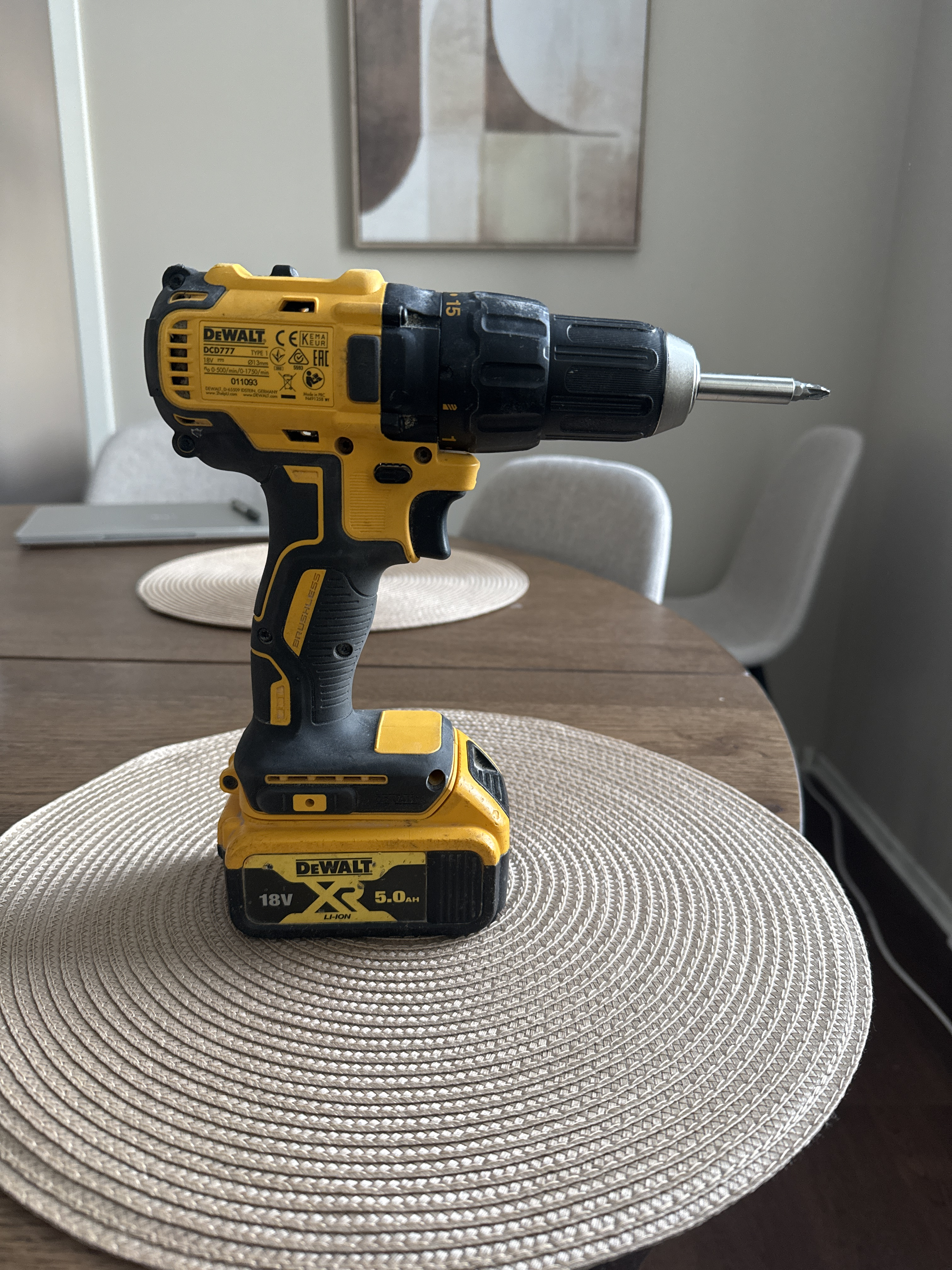 Dewalt 18v drill dcd777