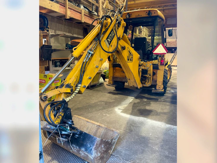 Kaivinkone / kurottaja jcb 2cx streetmaster