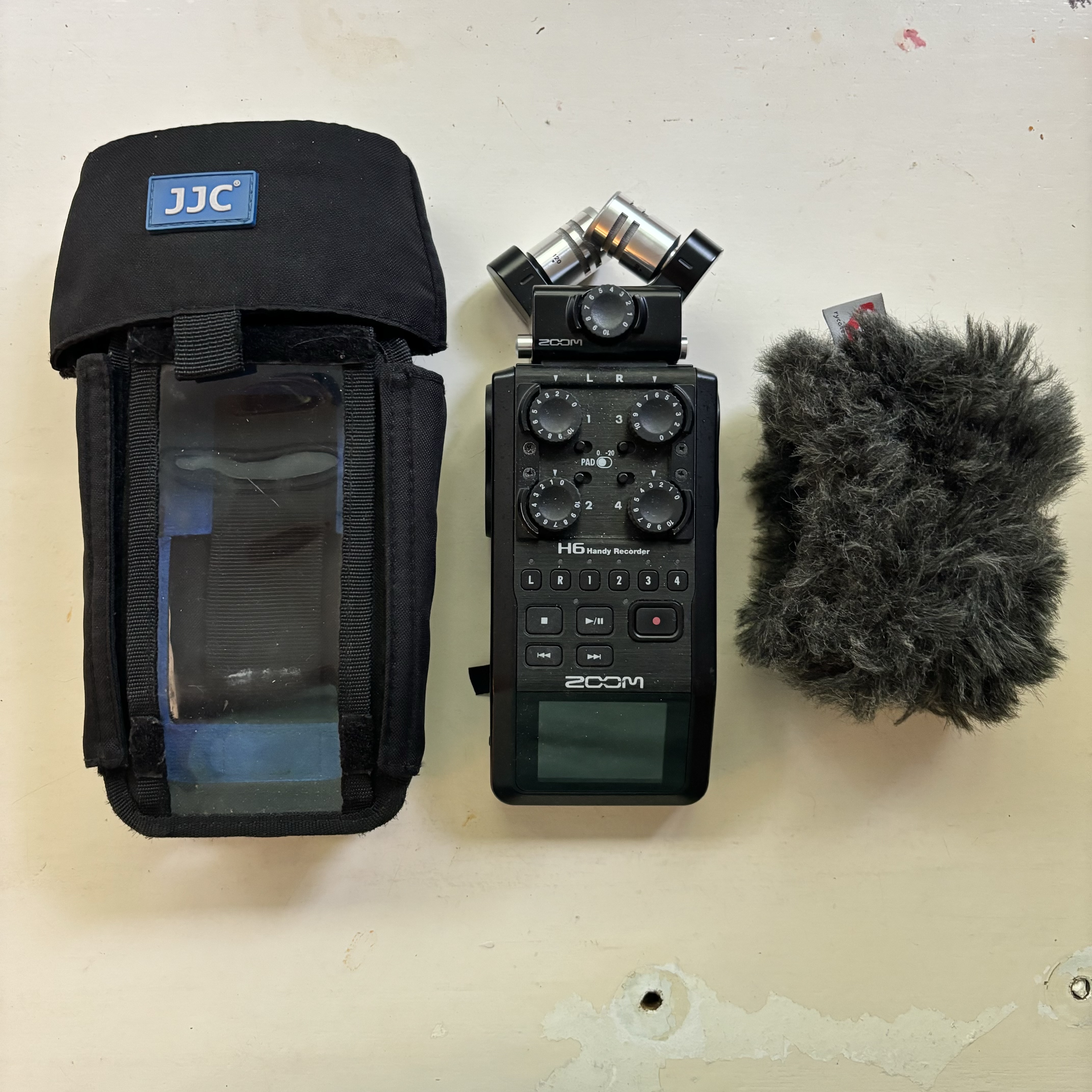 Zoom h6 with case and xy capsule