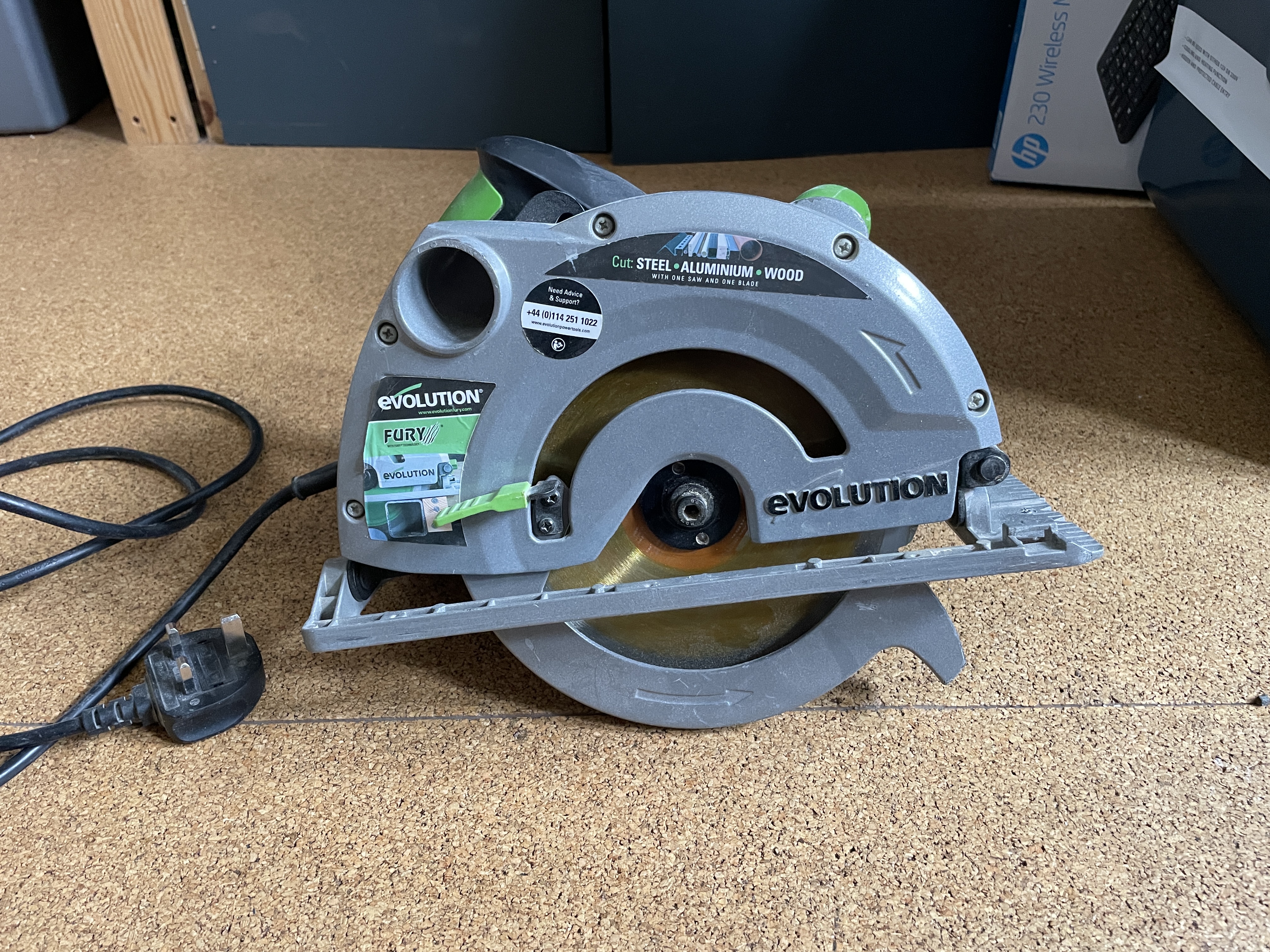 Handheld circular saw
