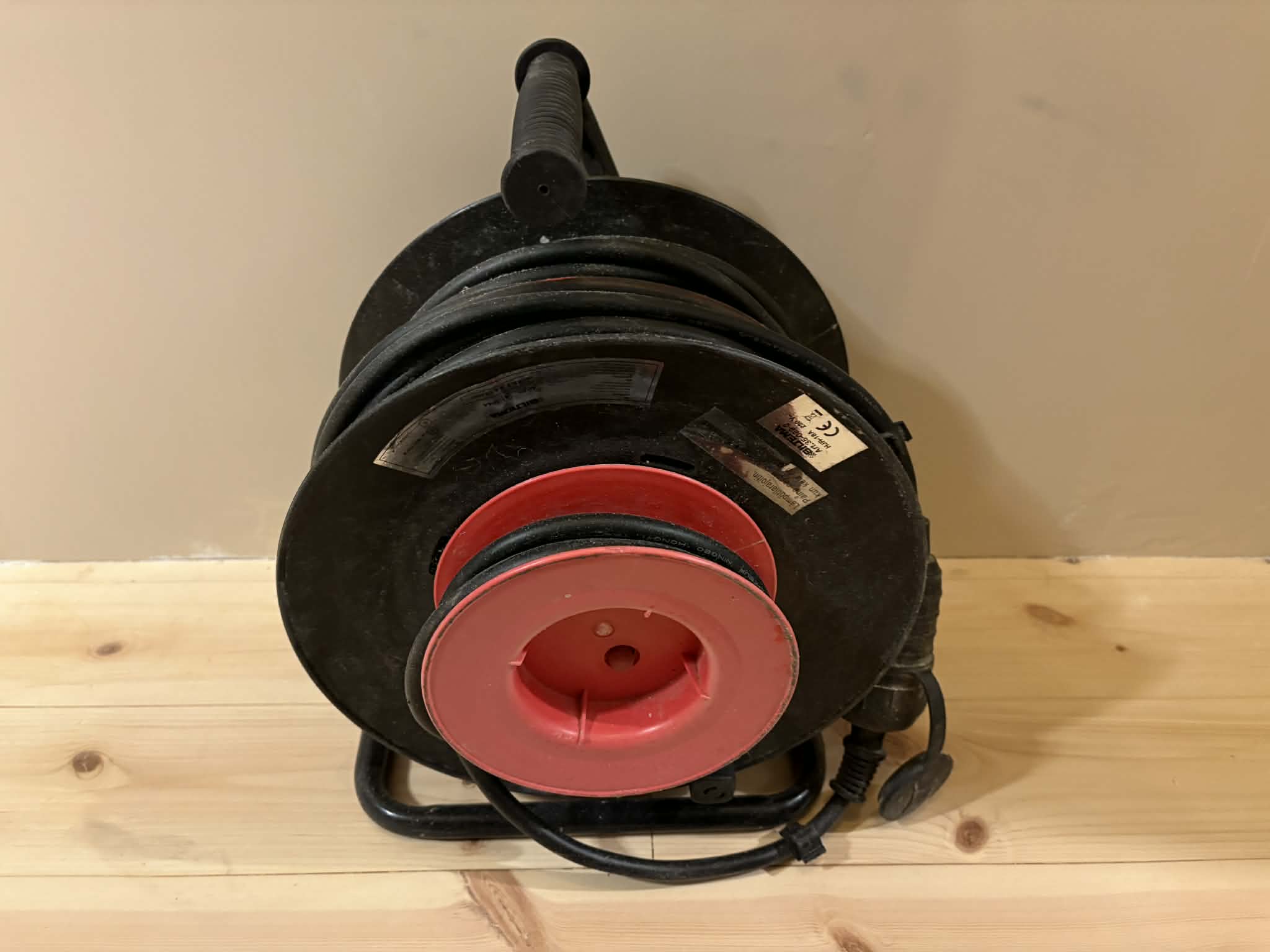 Lang skjøteledning med kabelboks