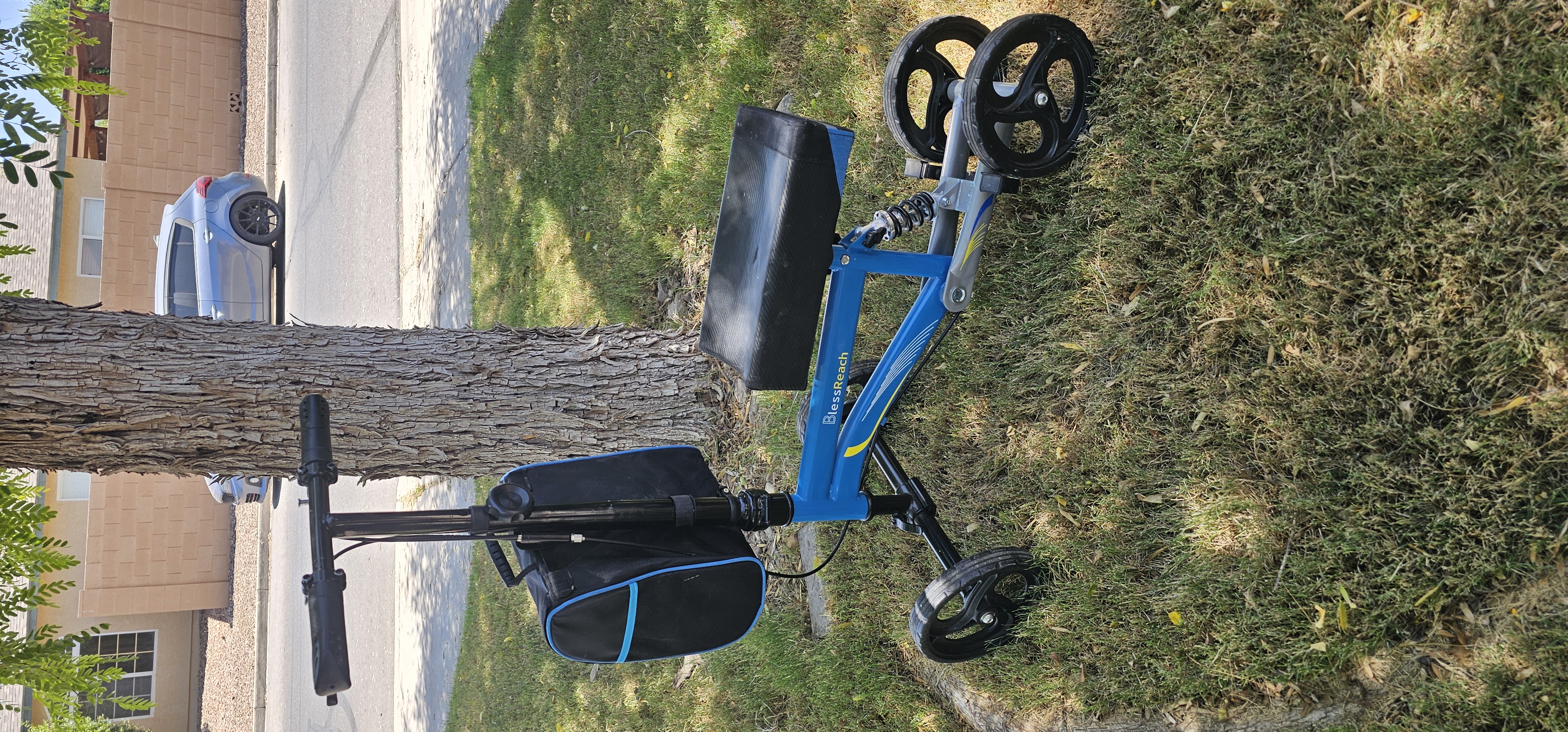 Medical knee scooter 