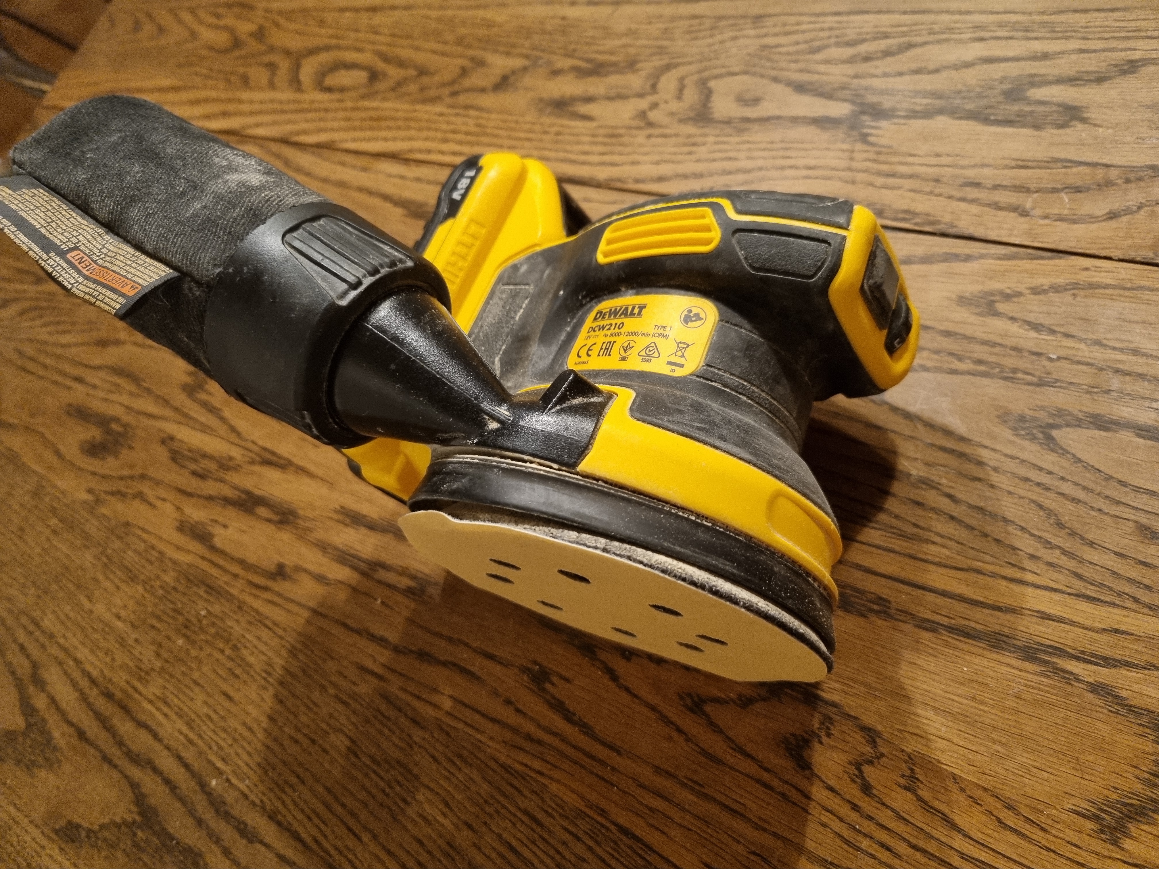 Slipmaskin dewalt dcw210 (excenterslip / oscillerande)