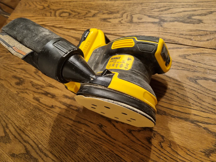 Slipmaskin dewalt dcw210 (excenterslip / oscillerande)