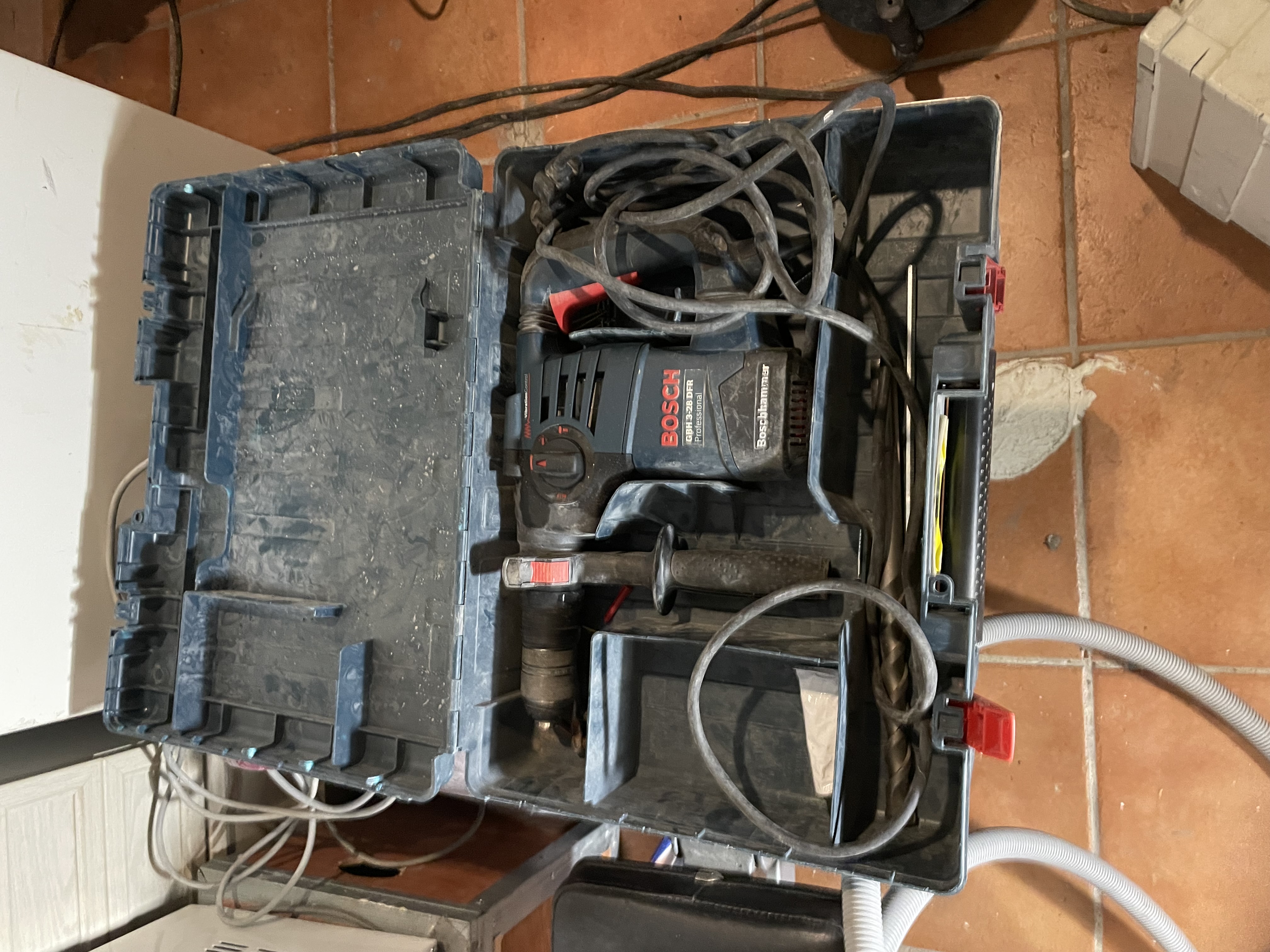 Bosch gbh 3-28 dfr professional borrhammare uthyres