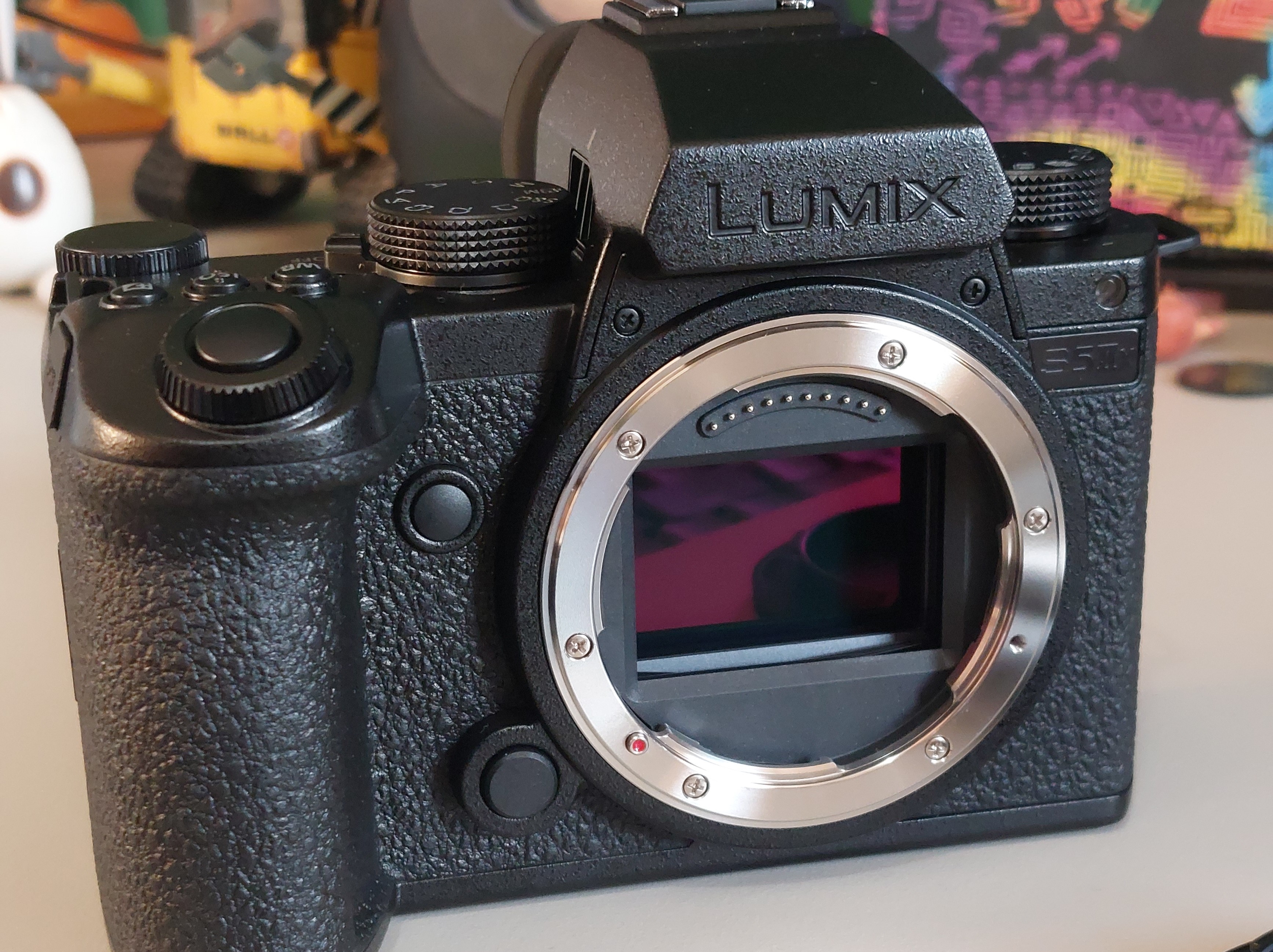 Panasonic s5iix (body only + battery)