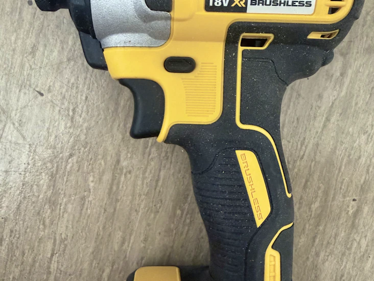 Dewalt 18v xr slagskruvdragare (brushless) fri leverans