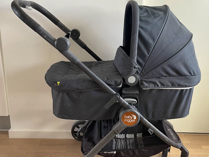 Baby jogger city tour lux carry cot