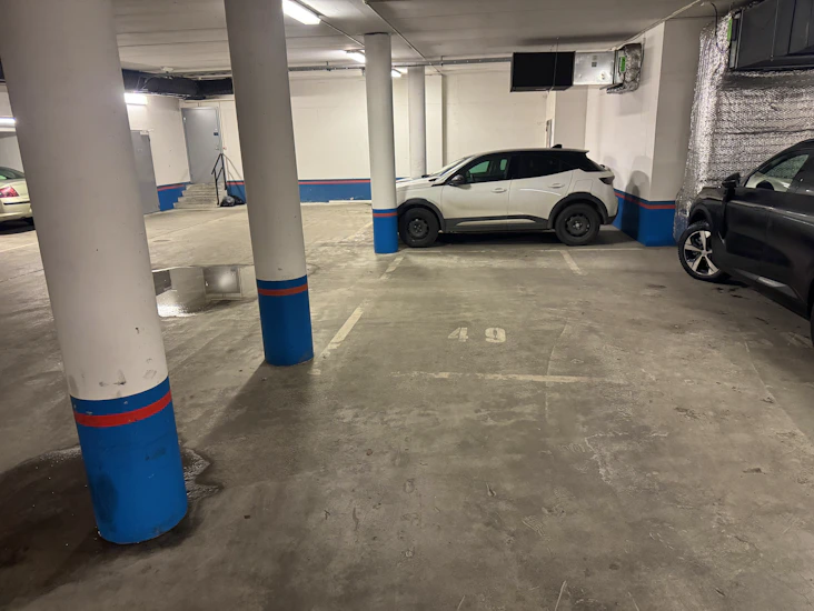 Garageplats uthyres från 1 maj 2026– hammarby sjöstad (skeppsmäklargatan 7)