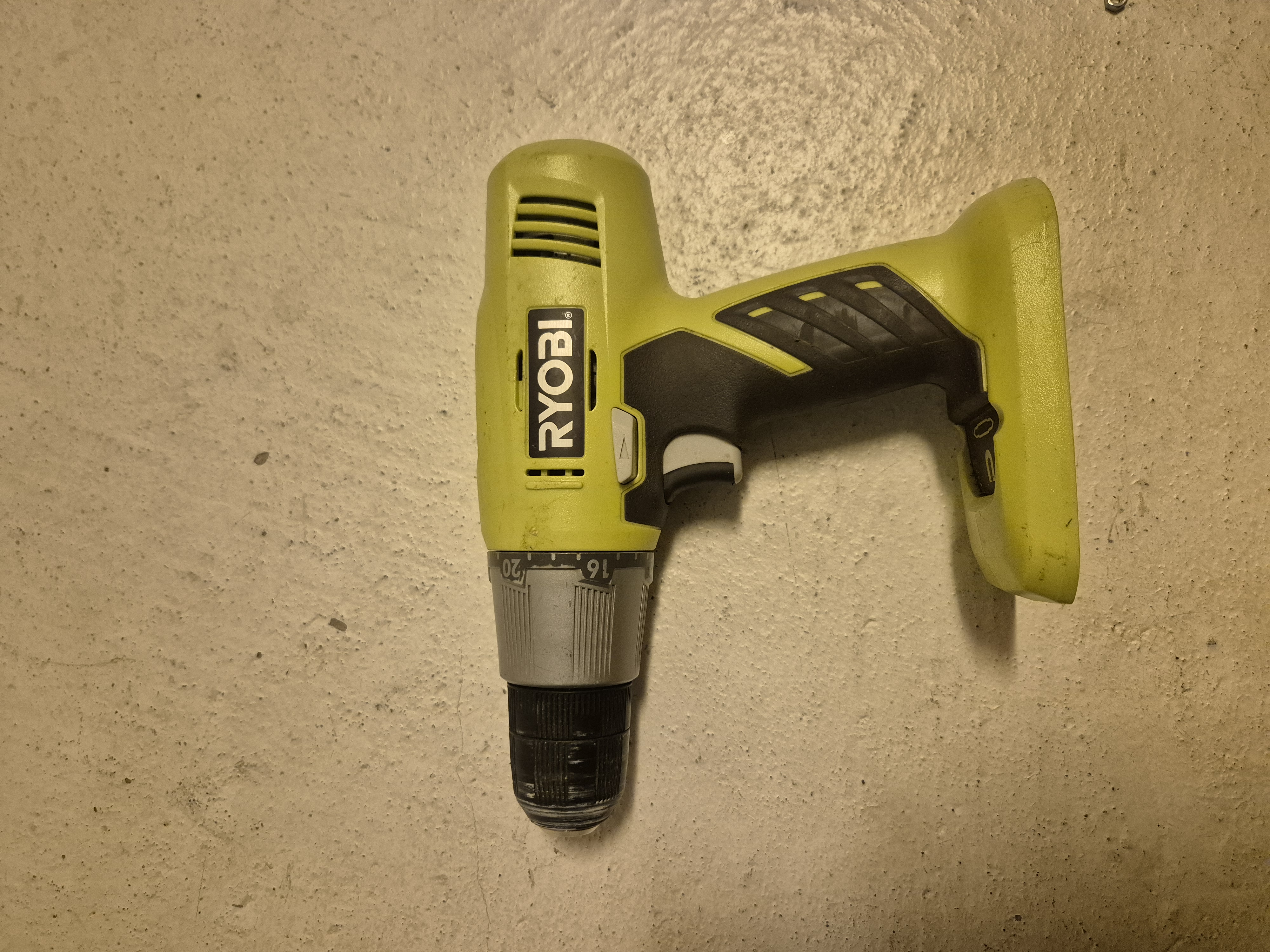 Ryobi skrutrekker 