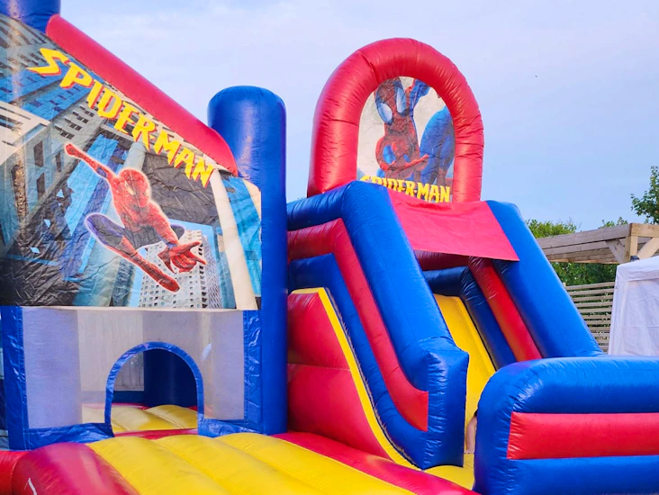 🕷️ spiderman hoppborg – uthyres!