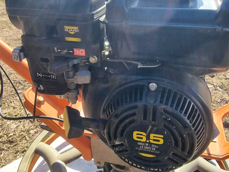 Betongglättare / rotorglättare uthyres – proffsig finish på din betong!