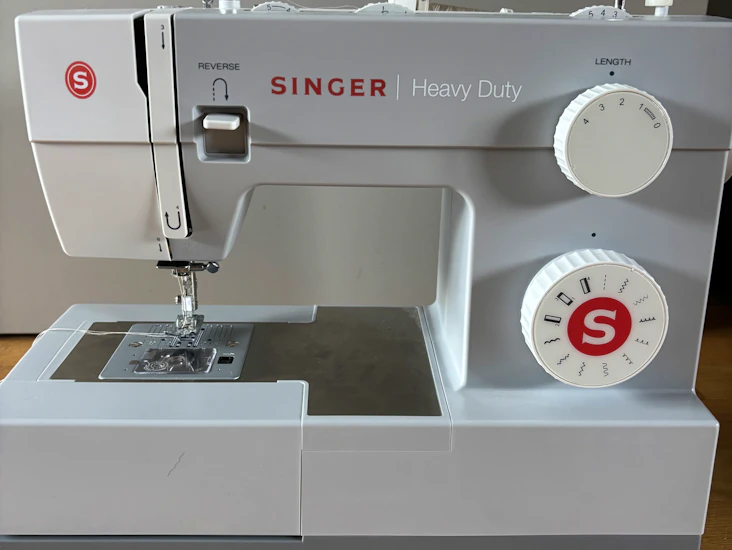 Singer heavy duty 4411