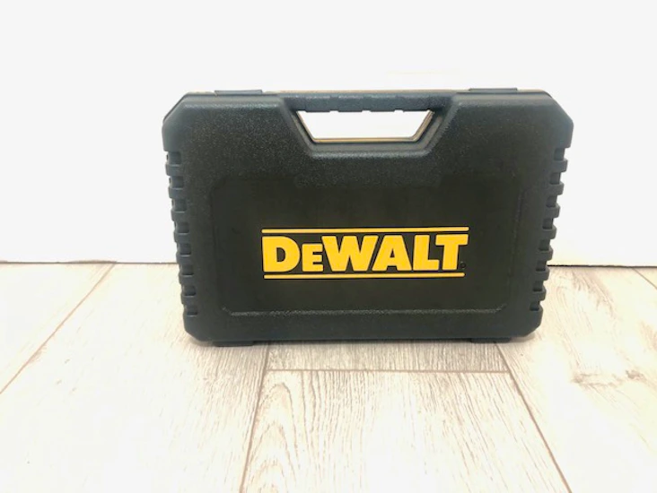 Dewalt multi-material combination drill bit set 100 pieces (like new)