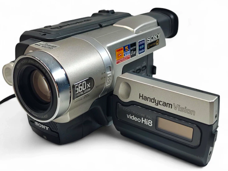 Sony ccd-trv208e pal camcorder handycam hi8 560x digital zoom