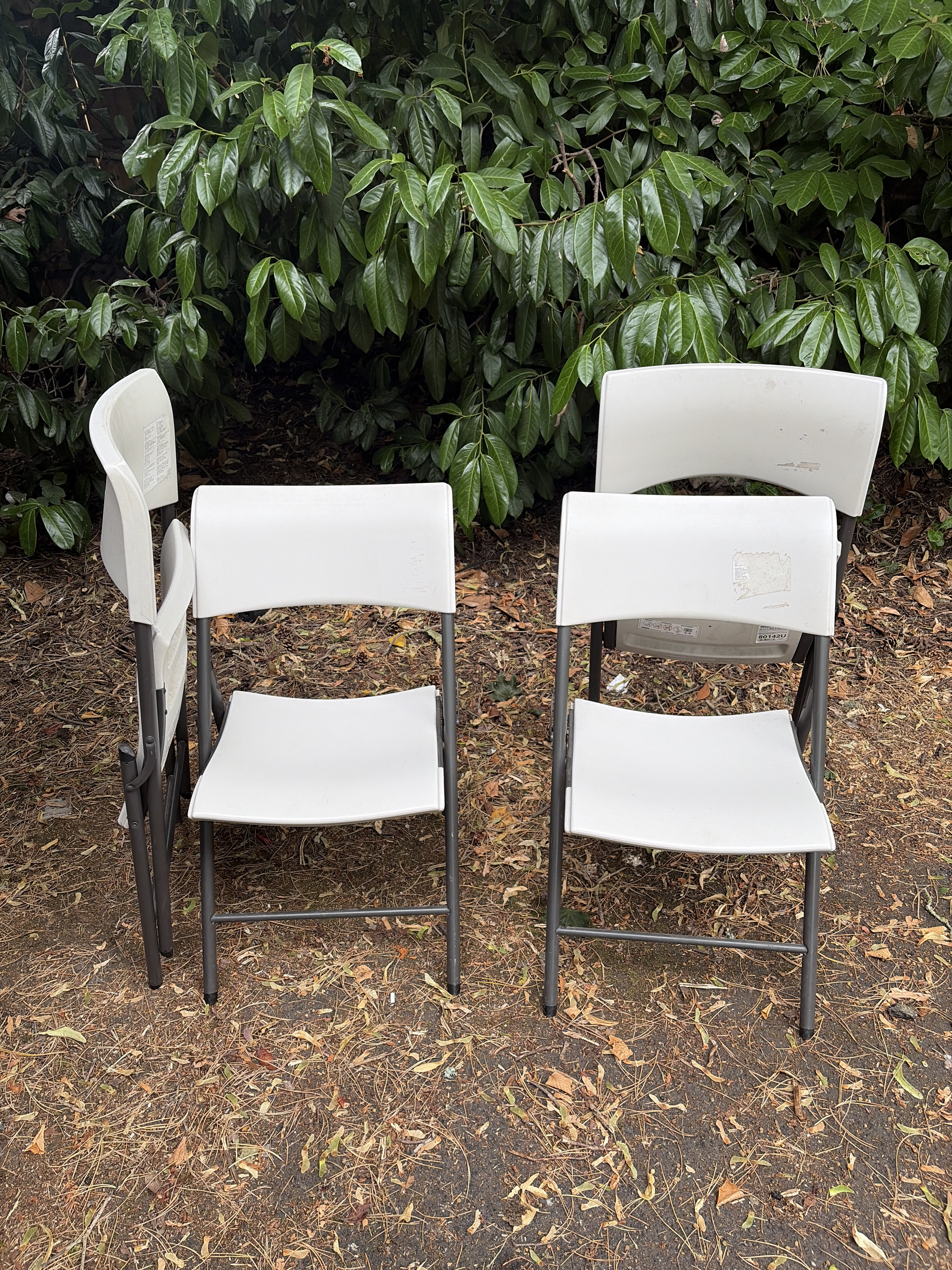 4 fold up office chairs