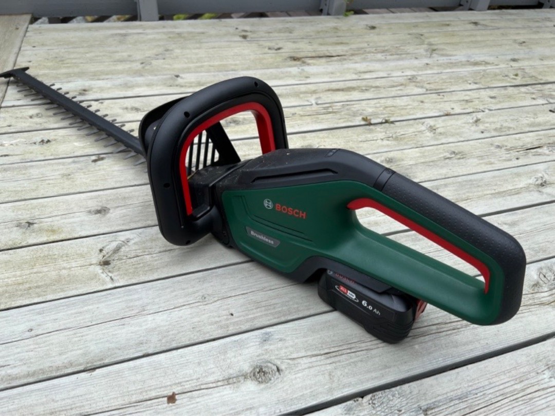 Bosch batteridrevet hekksaks universal 18-50