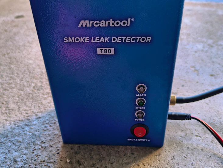 Läckage testare rökmaskin för bil.