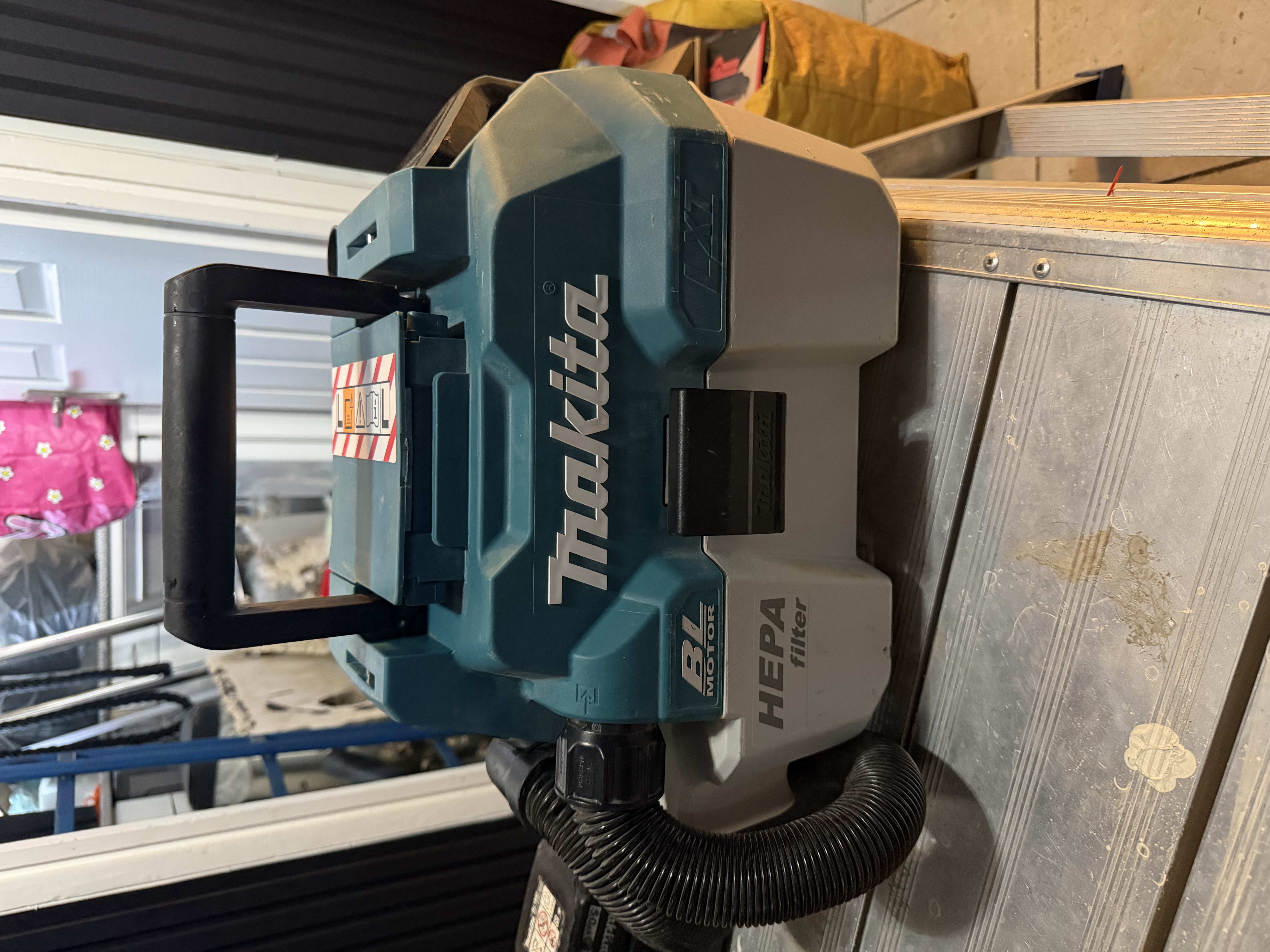 Makita dvc750lz